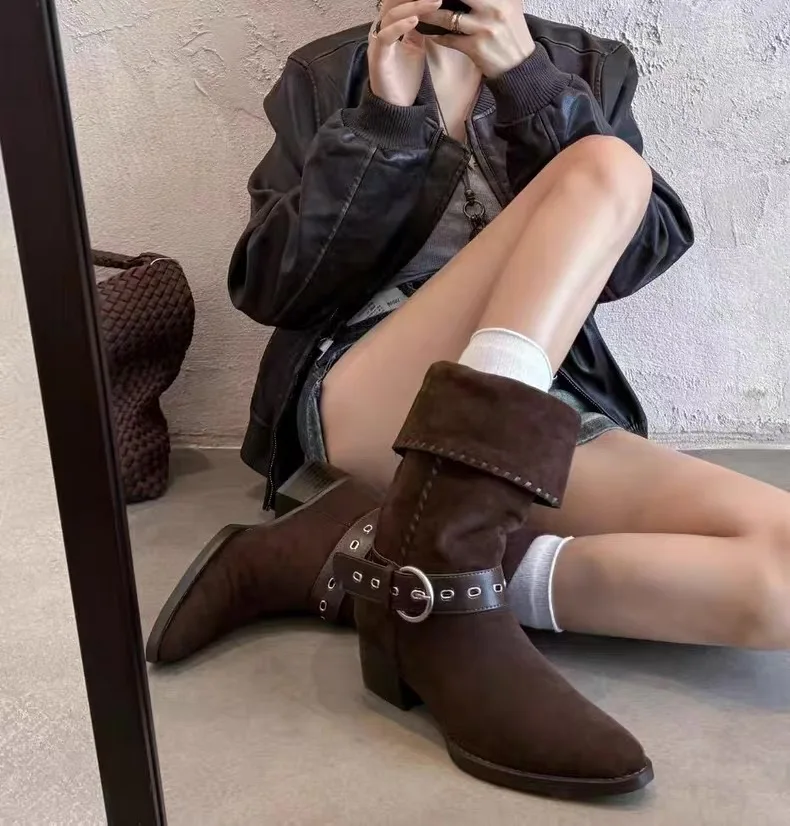Retro Fashionable Knight Boots Women's Western Style Short Leather Velvet Booties Korean Style Low Heel Flat Bottom Boots
Retro Fashionable Knight Boots Women's Western Style Short Leather Velvet Booties Korean Style Low Heel Flat Bottom Boots