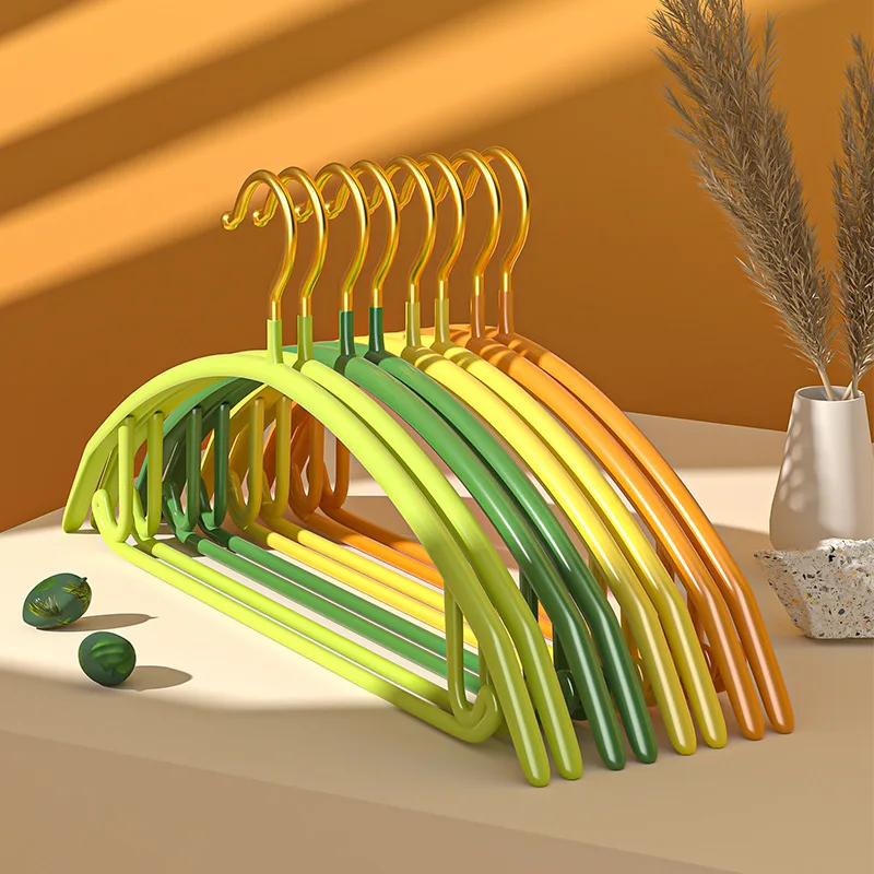 5pcs/set of impregnated plastic hangers, gold hook semi-circular anti slip hangers, household adult light powder hangers
5pcs/set of impregnated plastic hangers, gold hook semi-circular anti slip hangers, household adult light powder hangers