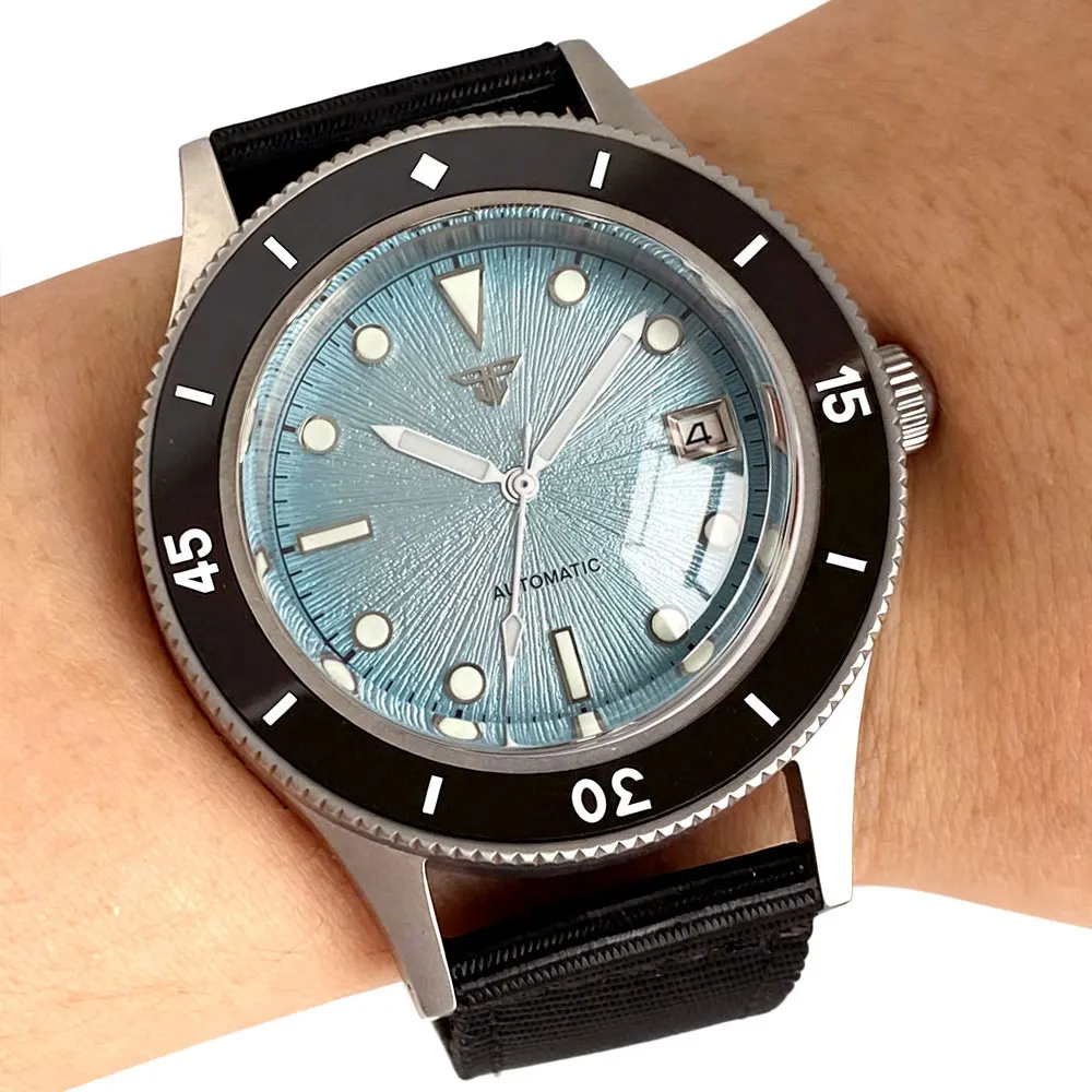 Tandorio Miyota 8215 Automatic Mechanical Dive Watch Men Luminous Domed Sapphire Glass Black Dial 200M Waterproof Sandblast Case
Tandorio Miyota 8215 Automatic Mechanical Dive Watch Men Luminous Domed Sapphire Glass Black Dial 200M Waterproof Sandblast Case