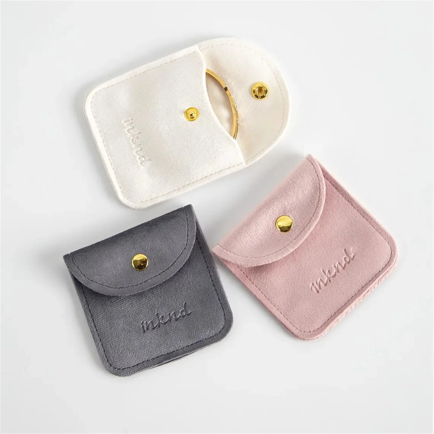 50PCS NEW Style Personalized Velvet Jewelry Pouch with buttom Jewelry Packaging Pouch Ring Brooch Necklace Packaging Bags Wholes
50PCS NEW Style Personalized Velvet Jewelry Pouch with buttom Jewelry Packaging Pouch Ring Brooch Necklace Packaging Bags Wholes