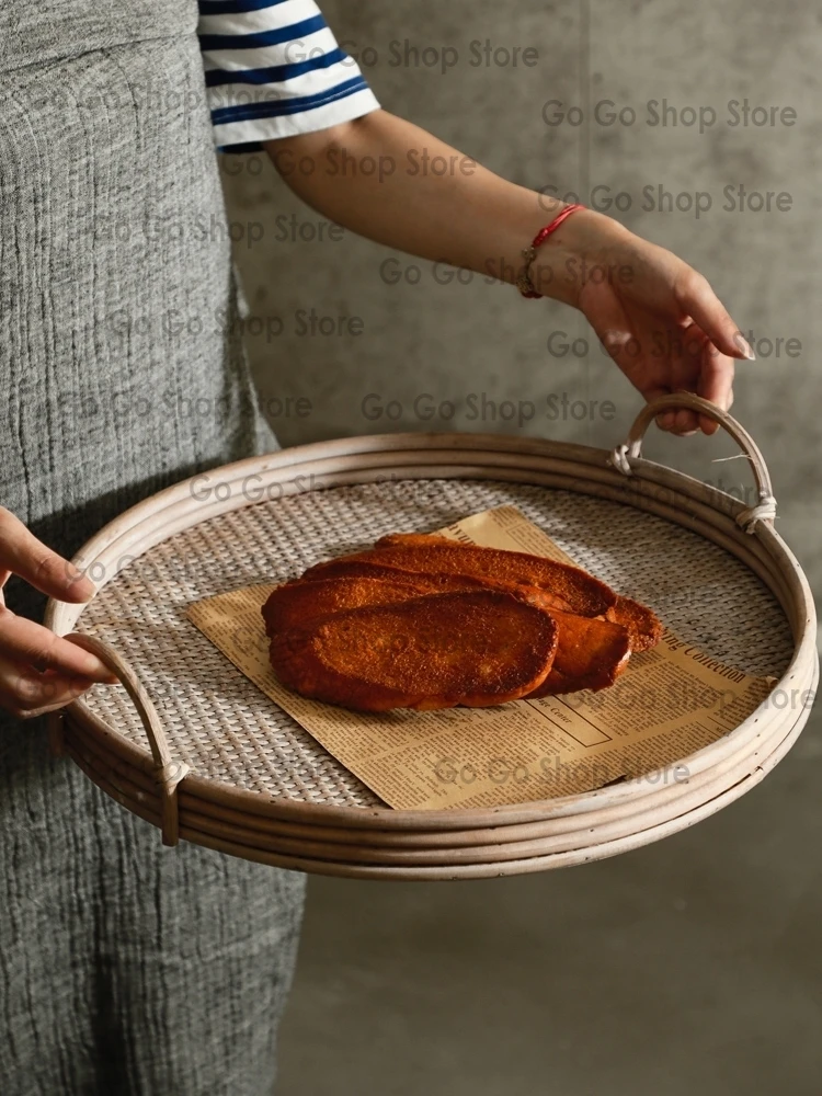 Japanese retro natural rattan tray, tea tray, round snack inventory, heart plate, homestay decoration ornament, Chinese large
Japanese retro natural rattan tray, tea tray, round snack inventory, heart plate, homestay decoration ornament, Chinese large