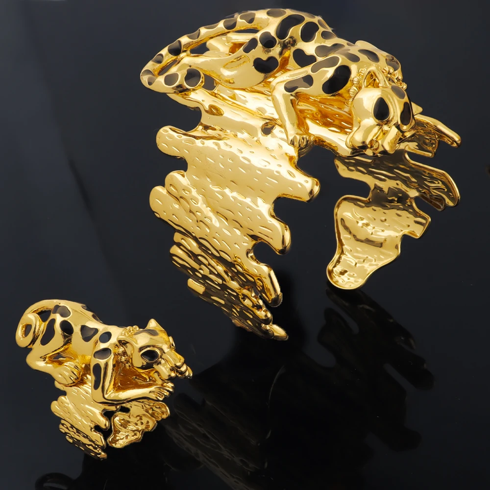 Personalized Creative Irregular Texture Leopard Ring Bracelet Set For Women Girls Fashion Jewelry Holiday Party Gift Wholesale
Personalized Creative Irregular Texture Leopard Ring Bracelet Set For Women Girls Fashion Jewelry Holiday Party Gift Wholesale