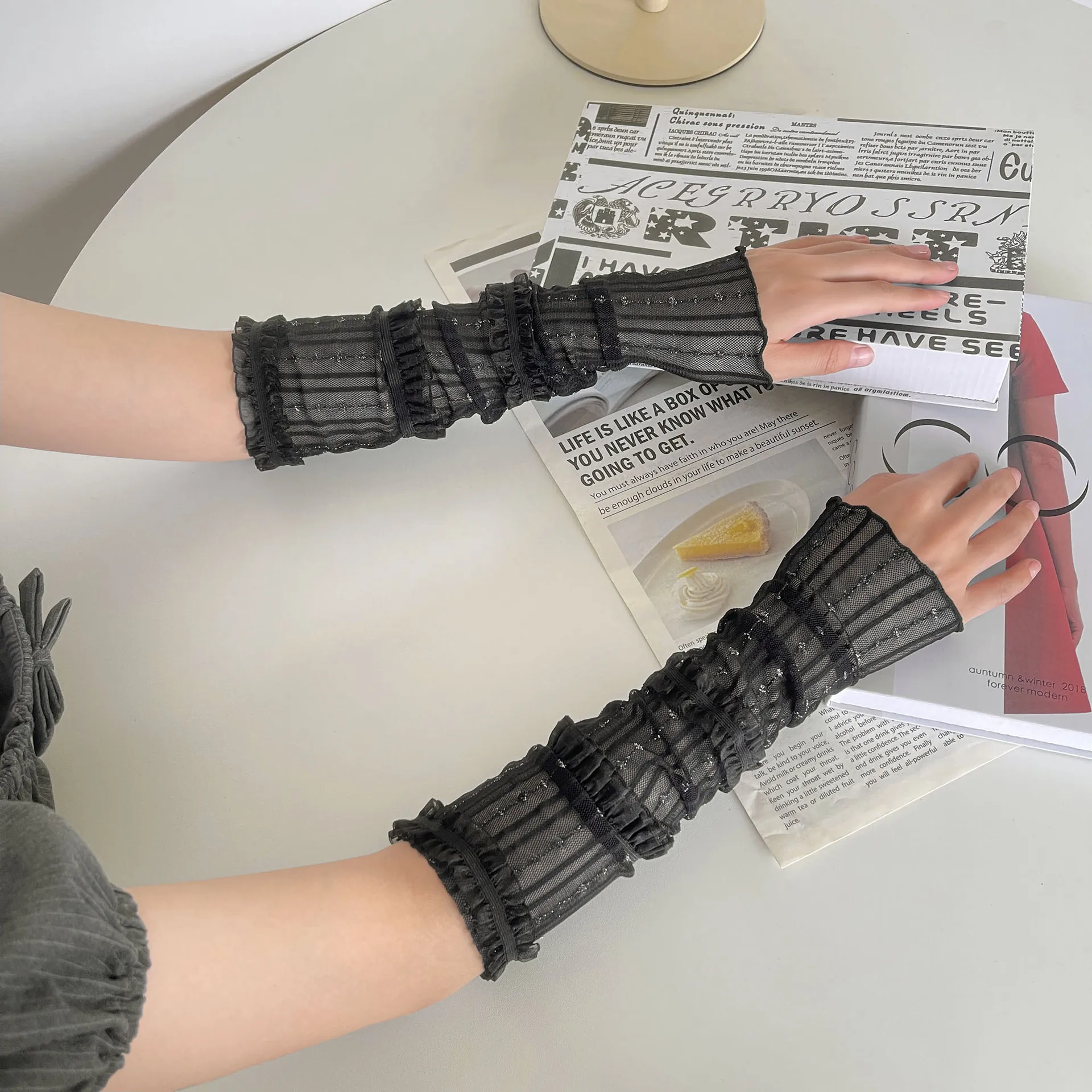 Кружевное трехслойное кружево с черными ушками, индивидуальный тонкий консилер для девочек, защита от солнца, фото с длинными рукавами
Кружевное трехслойное кружево с черными ушками, индивидуальный тонкий консилер для девочек, защита от солнца, фото с длинными рукавами