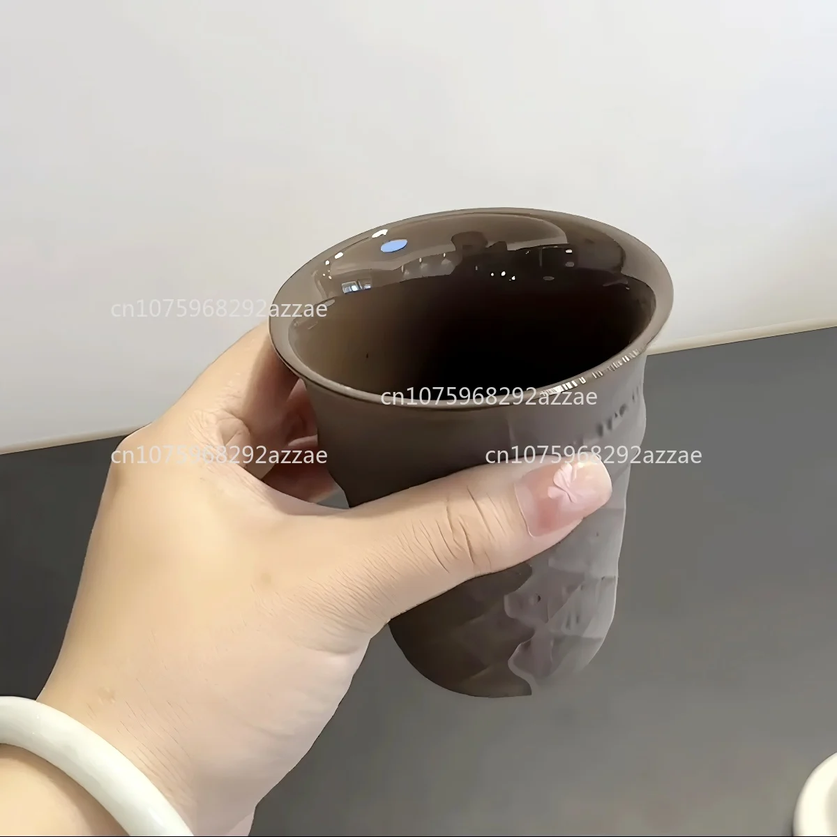 Ice Cream Cone Ceramic Handy Cup Coffee Cup with Lid
Ice Cream Cone Ceramic Handy Cup Coffee Cup with Lid