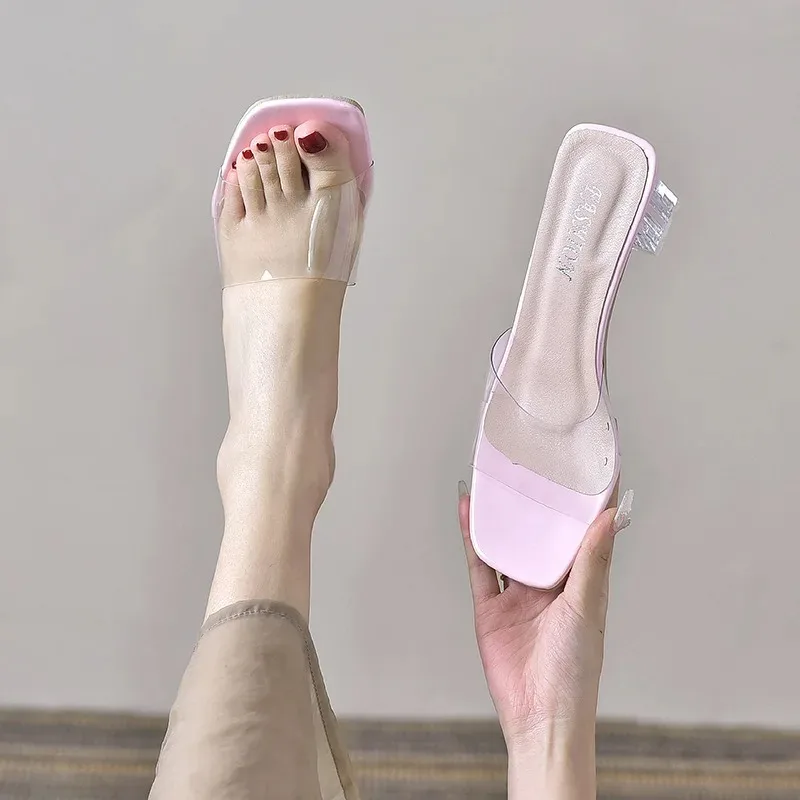 Летние женские туфли-лодочки, сандалии, прозрачные тапочки из ПВХ, женские элегантные прозрачные тапочки с открытым носком, повседневные сандалии на высоком каблуке 
Летние женские туфли-лодочки, сандалии, прозрачные тапочки из ПВХ, женские элегантные прозрачные тапочки с открытым носком, повседневные сандалии на высоком каблуке