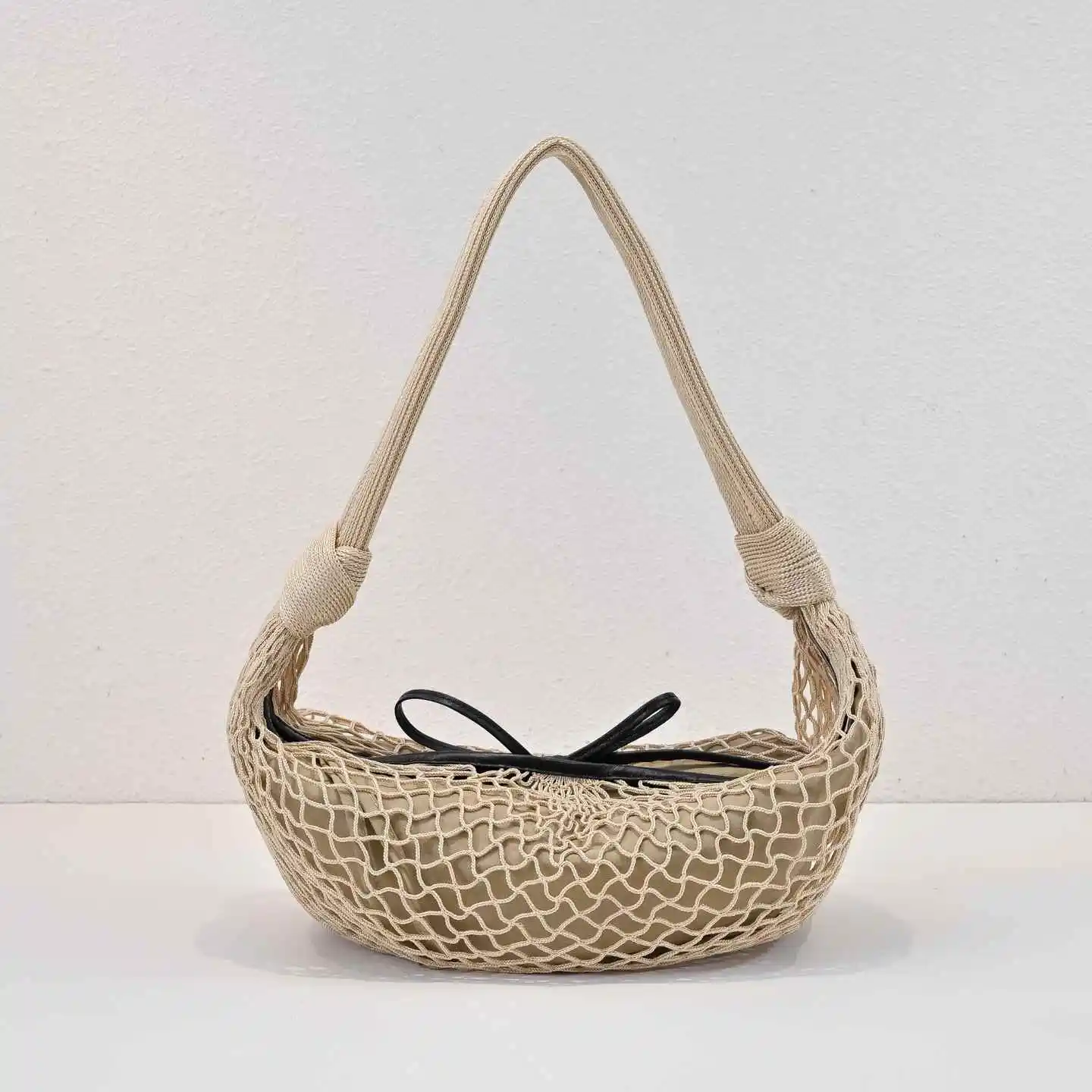 Hot Selling 2025 Women's Woven Horn Bag Trendy Mesh Shoulder Bag Ins Fashion Crossbody Purse Boho Chic Small Design Handbag
Hot Selling 2025 Women's Woven Horn Bag Trendy Mesh Shoulder Bag Ins Fashion Crossbody Purse Boho Chic Small Design Handbag
