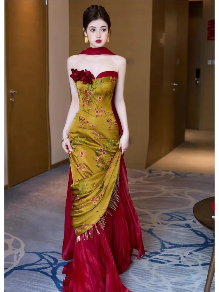 New Chinese-style morning dress with a feminine tassel engagement and wedding light luxury niche strapless toasting 
New Chinese-style morning dress with a feminine tassel engagement and wedding light luxury niche strapless toasting