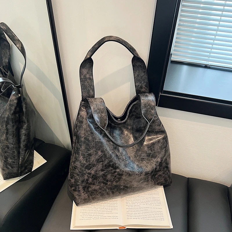 Large Causual Tote Shoulder Bags for Women Handbags and Purses 2023 New Trendy Designer Ladies HandBags for work High Quality
Large Causual Tote Shoulder Bags for Women Handbags and Purses 2023 New Trendy Designer Ladies HandBags for work High Quality