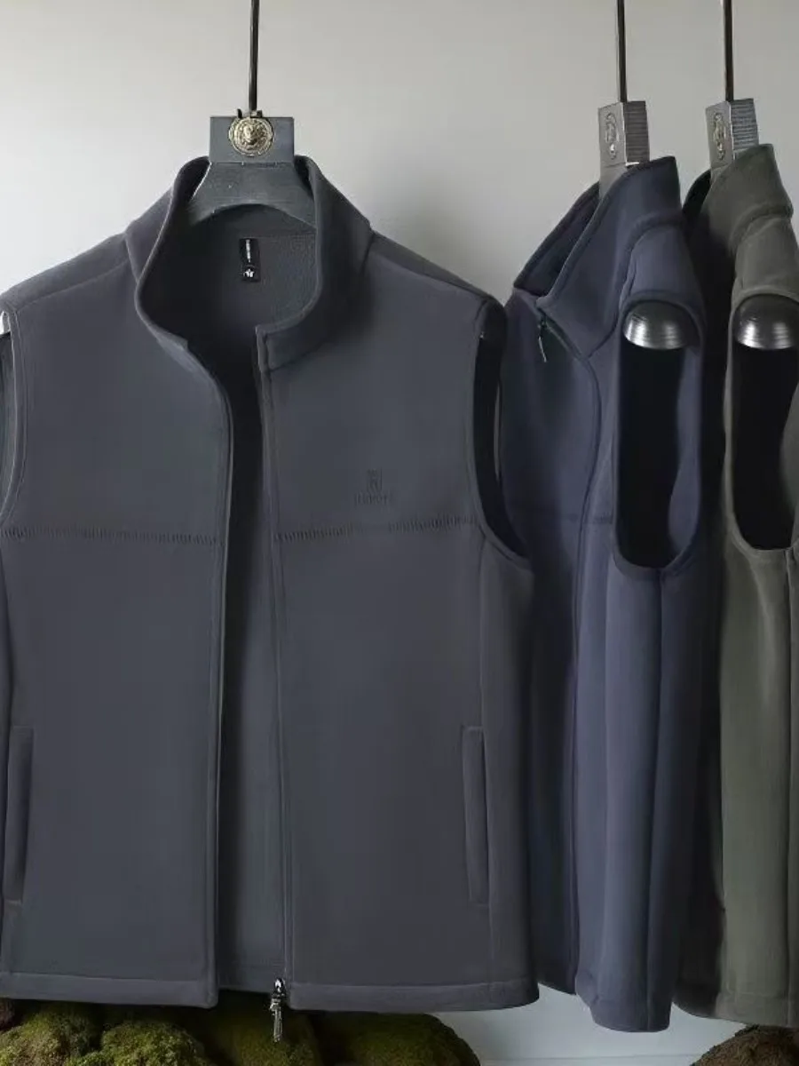 Men's Thiened Fce Vest Warm oulder Pad Vest Loose Fit Hooded Zipper Closure Winter Outerwear for Middle-Aged And ly
Men's Thiened Fce Vest Warm oulder Pad Vest Loose Fit Hooded Zipper Closure Winter Outerwear for Middle-Aged And ly