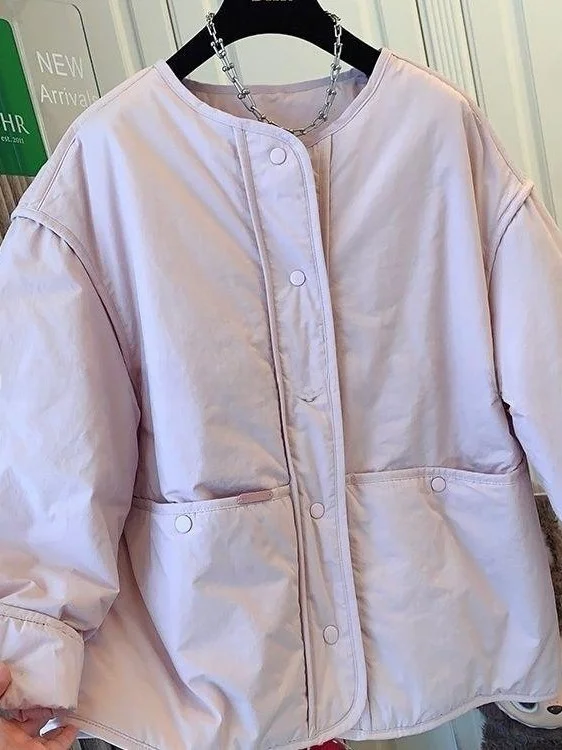 Утепленная хлопковая куртка унисекс большого размера (до 136 кг), с круглым вырезом, осенне-зимняя, новый стиль, теплая, свободного кроя, высококачественная.
Утепленная хлопковая куртка унисекс большого размера (до 136 кг), с круглым вырезом, осенне-зимняя, новый стиль, теплая, свободного кроя, высококачественная.