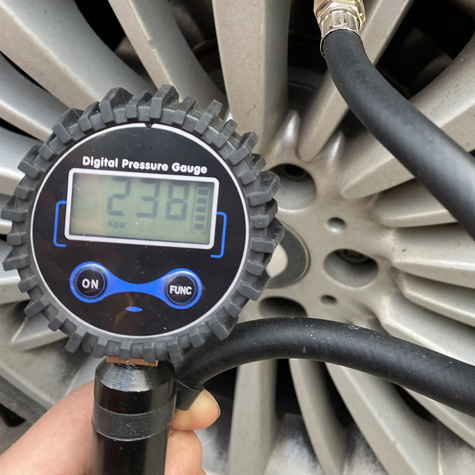 250PSI Digital Tire Inflator Versatile Heavy Duty LCD Display Tire Inflator With Backlight Function for Construction Vehicle
250PSI Digital Tire Inflator Versatile Heavy Duty LCD Display Tire Inflator With Backlight Function for Construction Vehicle