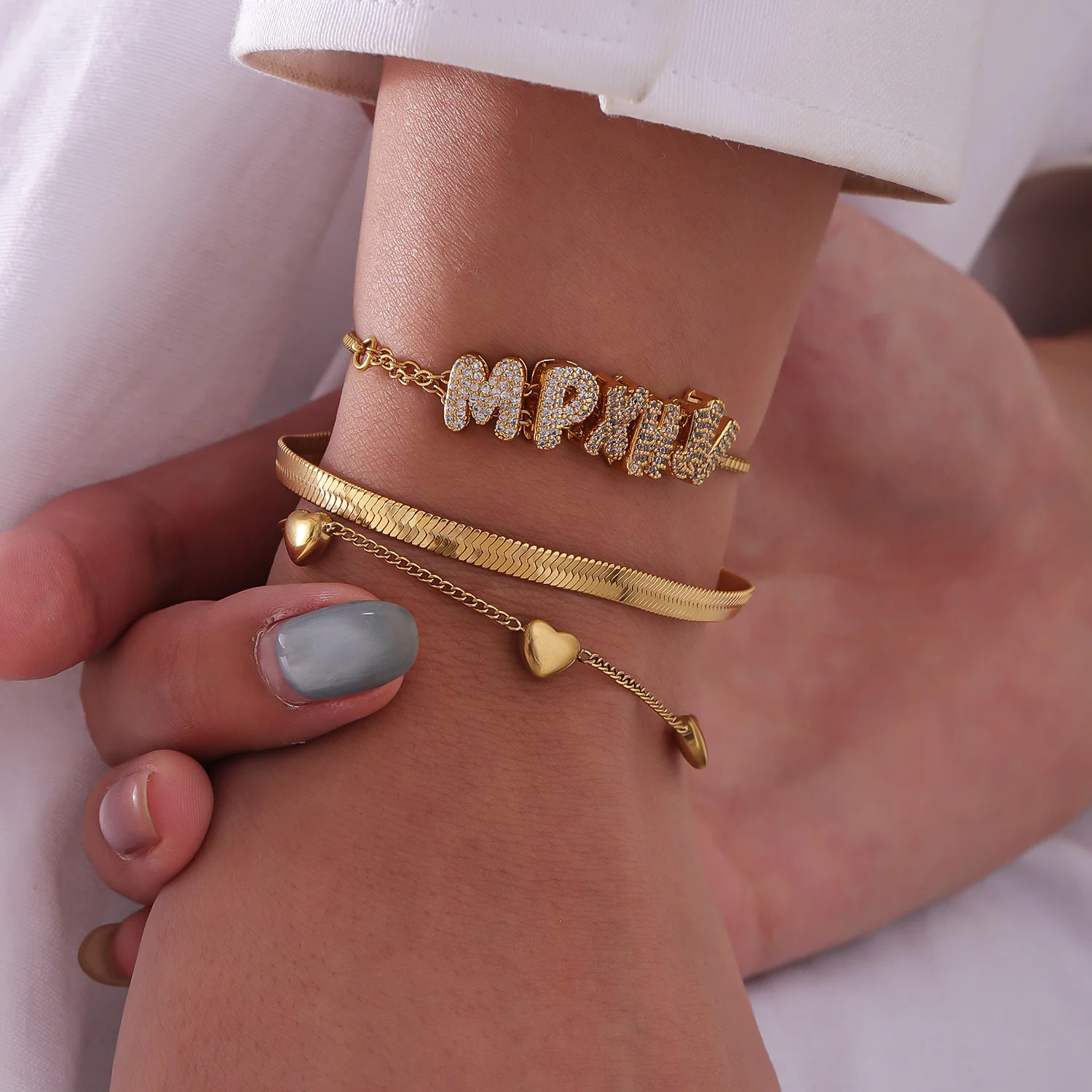 Custom Diamond Letter Bracelet Set Multi Layer Stackable Snake Chain 18K Gold Heart Jewelry Christmas Gift 2025 Trend for Her
Custom Diamond Letter Bracelet Set Multi Layer Stackable Snake Chain 18K Gold Heart Jewelry Christmas Gift 2025 Trend for Her