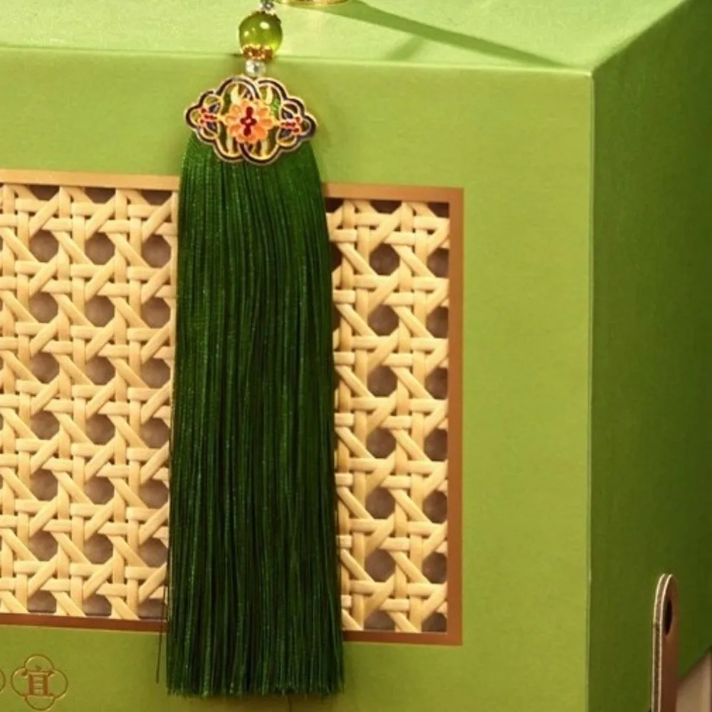 Traditional Dragon Boat Festival Gift Box Festival Exquisite Zongzi Storage Box Square Metal Handle Chinese Style Gift Box
Traditional Dragon Boat Festival Gift Box Festival Exquisite Zongzi Storage Box Square Metal Handle Chinese Style Gift Box