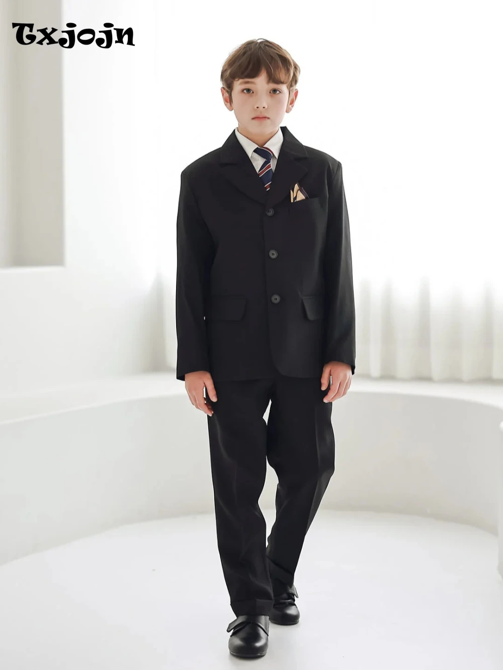 Notched Lapel Boys Suits 2 Pieces Jacket Pants For Formal Occasion Spring Autumn Children Tuxedo Wedding Ring Bearer Outfit
Notched Lapel Boys Suits 2 Pieces Jacket Pants For Formal Occasion Spring Autumn Children Tuxedo Wedding Ring Bearer Outfit