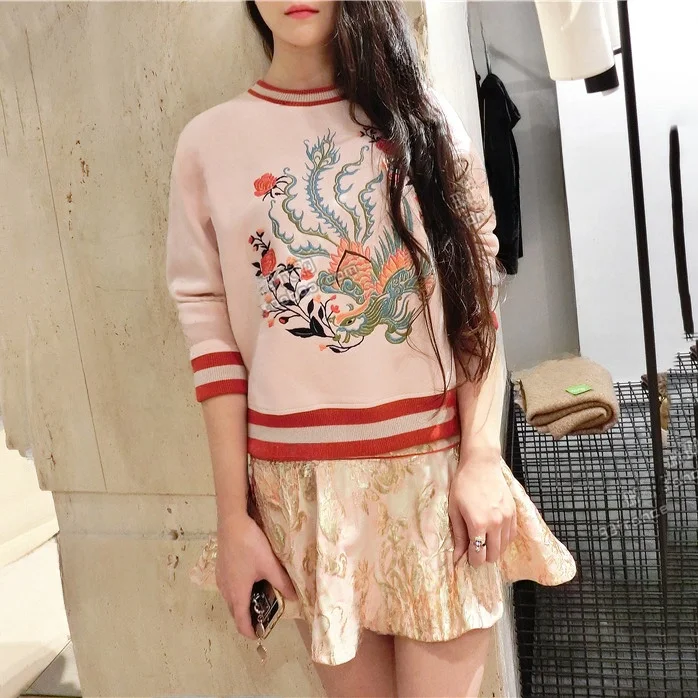 Heavy Embroidery Phoenix round Neck Fleece Lined Sweatshirt Trendy Autumn Winter Women's Hoodie Comfortable Soft Material
Heavy Embroidery Phoenix round Neck Fleece Lined Sweatshirt Trendy Autumn Winter Women's Hoodie Comfortable Soft Material