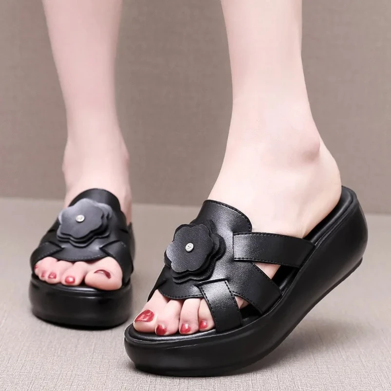 2025 женские тапочки, летняя повседневная обувь, шлепанцы на танкетке из натуральной кожи, женские сандалии, шлепанцы на высоком каблуке
2025 женские тапочки, летняя повседневная обувь, шлепанцы на танкетке из натуральной кожи, женские сандалии, шлепанцы на высоком каблуке