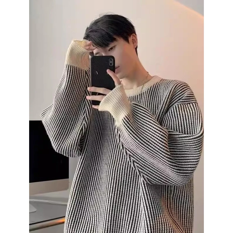 Мужской свитер с круглым вырезом и полосками, свободного кроя, осенне-зимний, модный, в японском стиле, универсальный, теплый, из полиэстера
Мужской свитер с круглым вырезом и полосками, свободного кроя, осенне-зимний, модный, в японском стиле, универсальный, теплый, из полиэстера