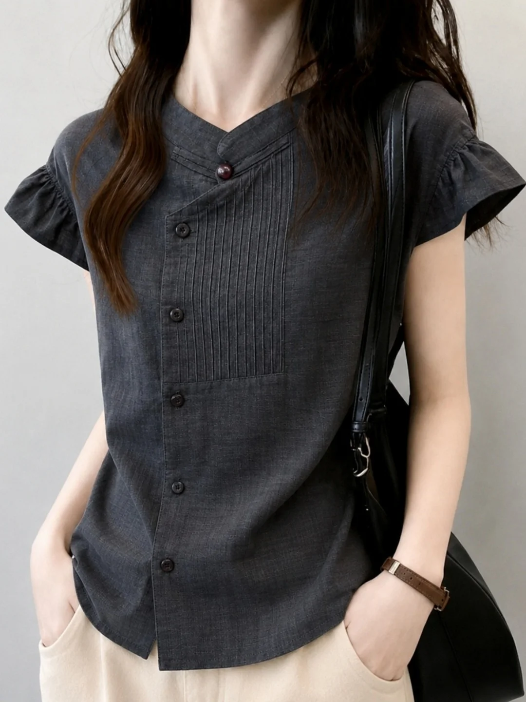 Elegant Short Sleeve Ruffle Design Slim Fit Shirt Vintage Button Detailing Weight Loss Applicable Summer Women's Top
Elegant Short Sleeve Ruffle Design Slim Fit Shirt Vintage Button Detailing Weight Loss Applicable Summer Women's Top