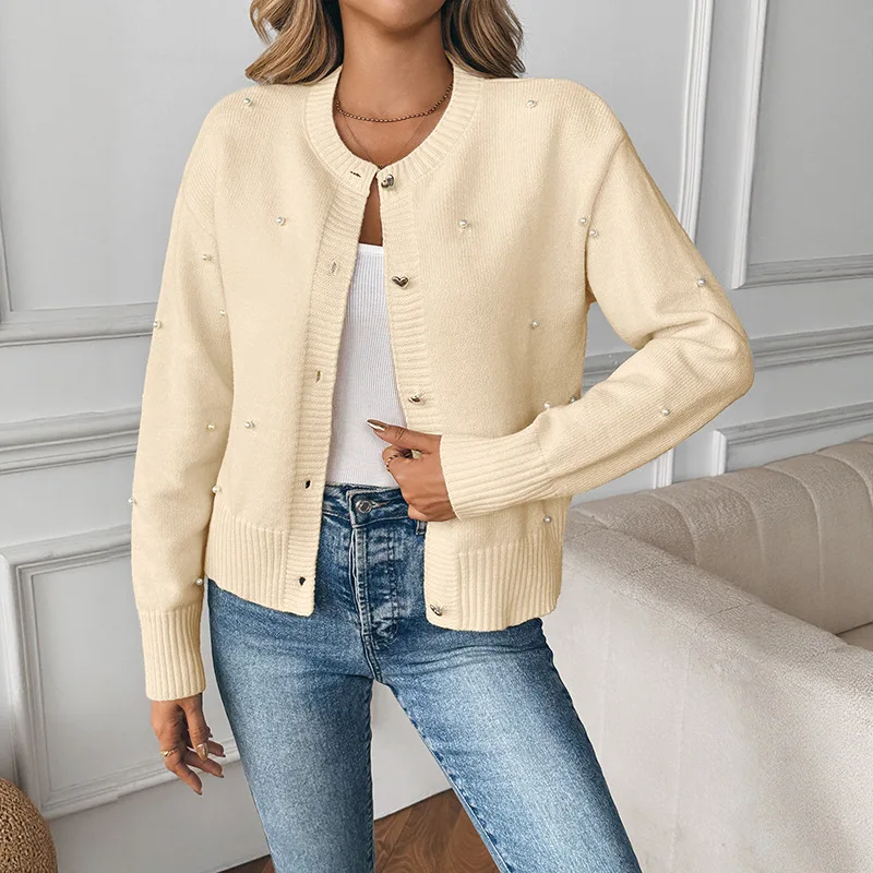 2025 New Romantic Sweet Style Pearl Decorated Love Button Solid Color Sweater Jacket for Women
2025 New Romantic Sweet Style Pearl Decorated Love Button Solid Color Sweater Jacket for Women