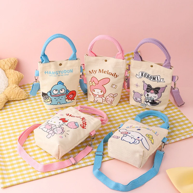 Miniso женская холщовая сумка с принтом Hellokity Cinnamoroll Kuromi Hangydon женская сумка портативная повседневная модная сумка на плечо подарок
Miniso женская холщовая сумка с принтом Hellokity Cinnamoroll Kuromi Hangydon женская сумка портативная повседневная модная сумка на плечо подарок
