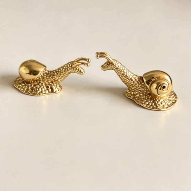 Brass Gold Furniture Handles Cute Abstract Snail Drawer Cabinet Door Storage Cabinet Knob Decorative Box Handle Hardware
Brass Gold Furniture Handles Cute Abstract Snail Drawer Cabinet Door Storage Cabinet Knob Decorative Box Handle Hardware