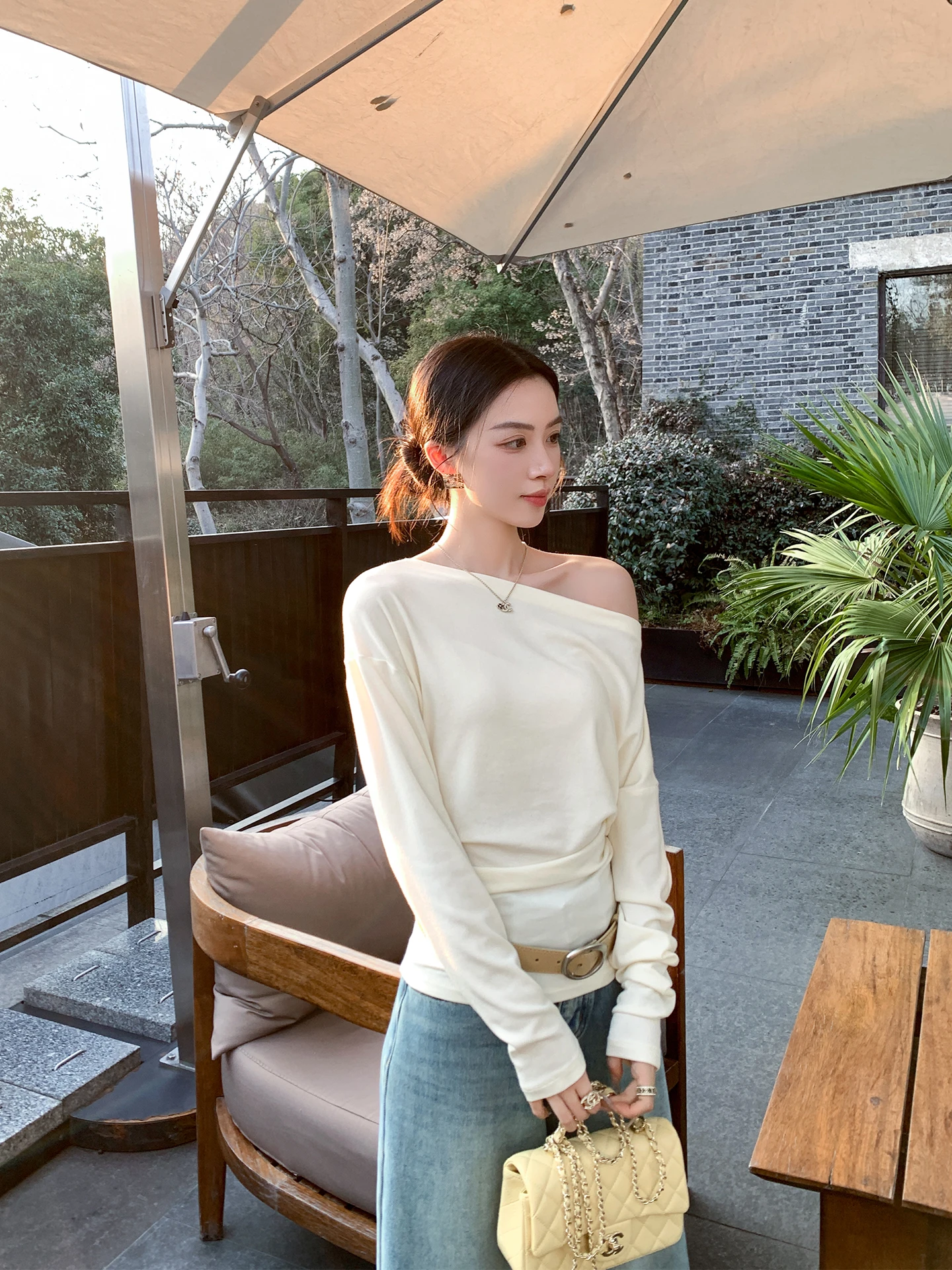 Binguo Women's Slim Fit Long Sleeve T-Shirt Shoulder Design Khaki Color Spring New Style Comfortable Breathable Knitted Top
Binguo Women's Slim Fit Long Sleeve T-Shirt Shoulder Design Khaki Color Spring New Style Comfortable Breathable Knitted Top