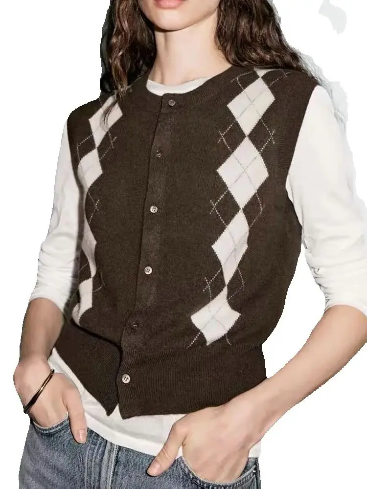 2025 Autumn Winter Women's Sweet Chic Single Breasted Buttons Slim Fit Sweaters Lady Preppy Knitted Sleeveless Vests Cardigans
2025 Autumn Winter Women's Sweet Chic Single Breasted Buttons Slim Fit Sweaters Lady Preppy Knitted Sleeveless Vests Cardigans