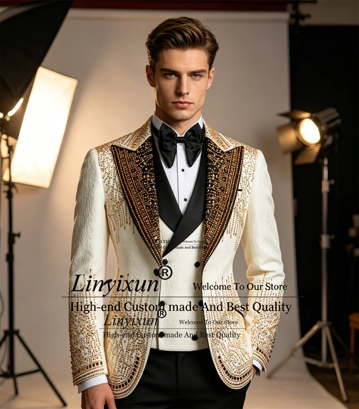High End Stons Crystals Men Suits Jacquard Wedding Groom Tuxedos 3 Pieces Sets Male Prom Blazers Customized trajes para hombre
High End Stons Crystals Men Suits Jacquard Wedding Groom Tuxedos 3 Pieces Sets Male Prom Blazers Customized trajes para hombre