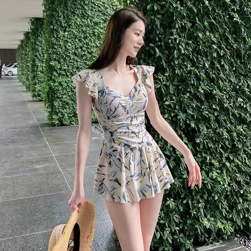 2025 Summer Women Vintage One Piece Swimsuit Dress Sexy Skinny Wrinkle Design Floral Mini Skirt Swimwear Womens Clothes Hot Sale
2025 Summer Women Vintage One Piece Swimsuit Dress Sexy Skinny Wrinkle Design Floral Mini Skirt Swimwear Womens Clothes Hot Sale