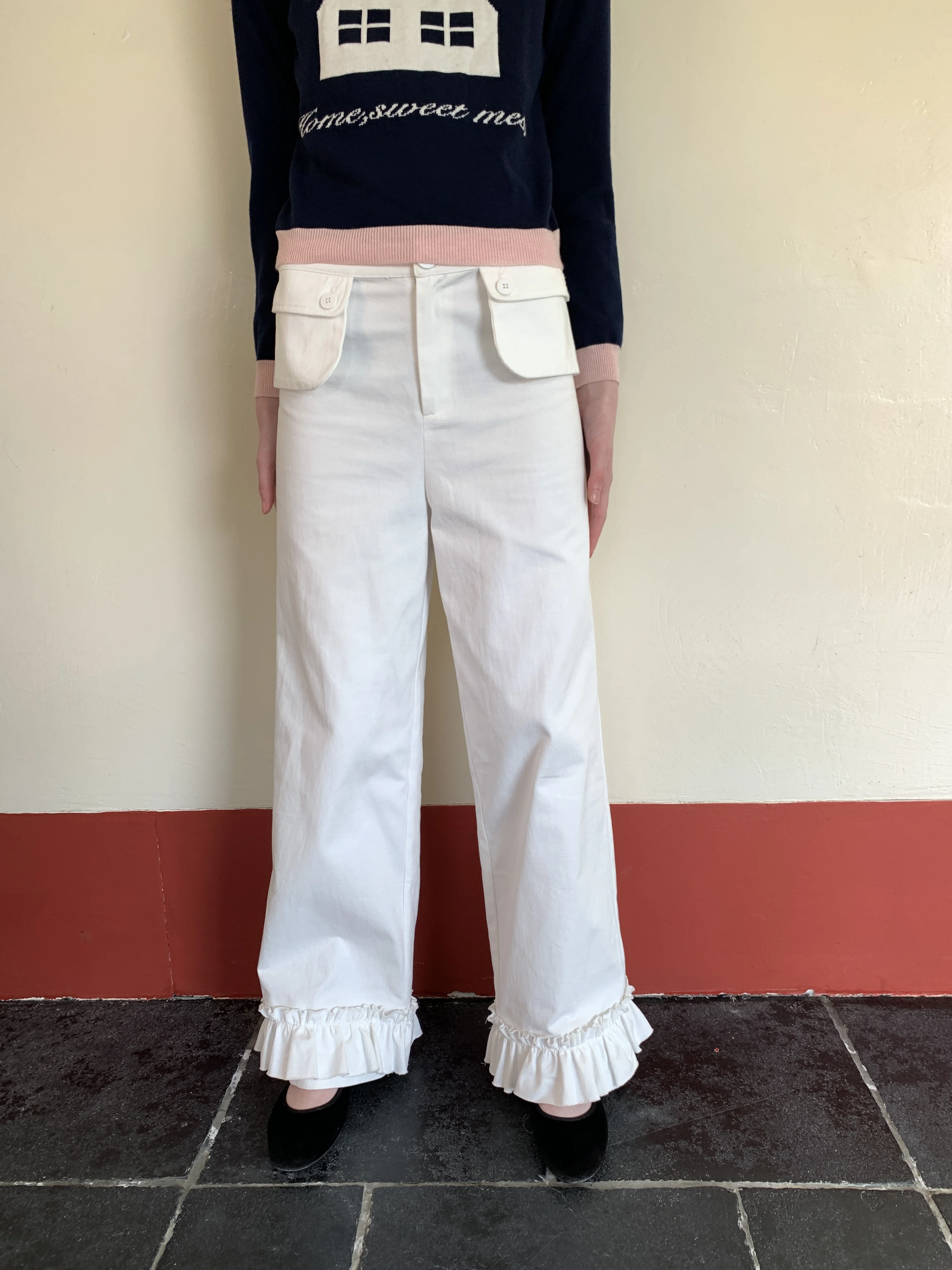 Low Waist Flared Casual Pants for Women with Lace Pockets Commute Style Cotton Straight Leg Trousers Slimming Effect
Low Waist Flared Casual Pants for Women with Lace Pockets Commute Style Cotton Straight Leg Trousers Slimming Effect