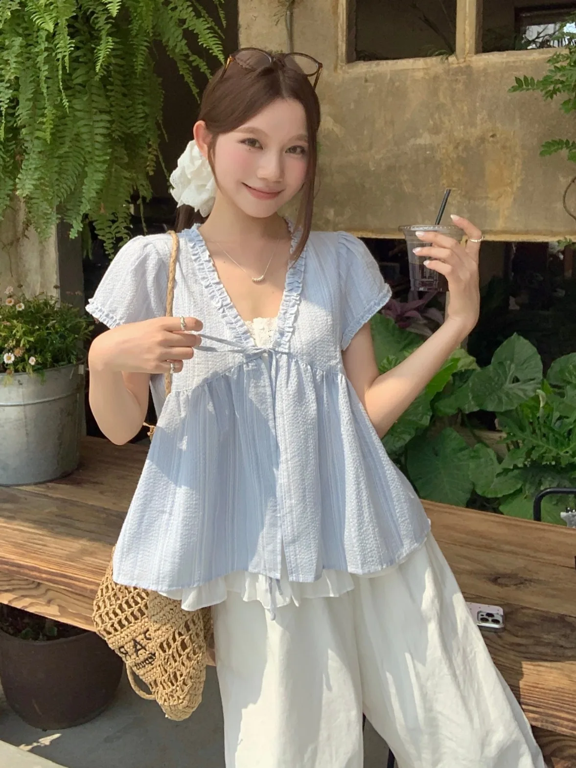 plus Size Summer Slimming Stripe Fake Two-Piece Ruffle Short Sleeve Blouse Loose Women's Top V-Neck Casual Loose Fit Shirt
plus Size Summer Slimming Stripe Fake Two-Piece Ruffle Short Sleeve Blouse Loose Women's Top V-Neck Casual Loose Fit Shirt