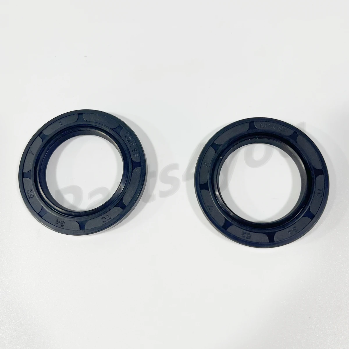 2PCS Crankshaft Oil Seal 34х52х7MM for Stels Guepard 650 800 850 Rosomaha 800 Viking 800 Ermak 800 9471-340-520-070 LU029750
2PCS Crankshaft Oil Seal 34х52х7MM for Stels Guepard 650 800 850 Rosomaha 800 Viking 800 Ermak 800 9471-340-520-070 LU029750