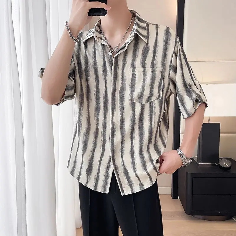 Young Style Fashionable Striped Shirts Men's Clothing Turn-down Collar Summer Casual Short Sleeve Loose Pockets Spliced Shirts
Young Style Fashionable Striped Shirts Men's Clothing Turn-down Collar Summer Casual Short Sleeve Loose Pockets Spliced Shirts