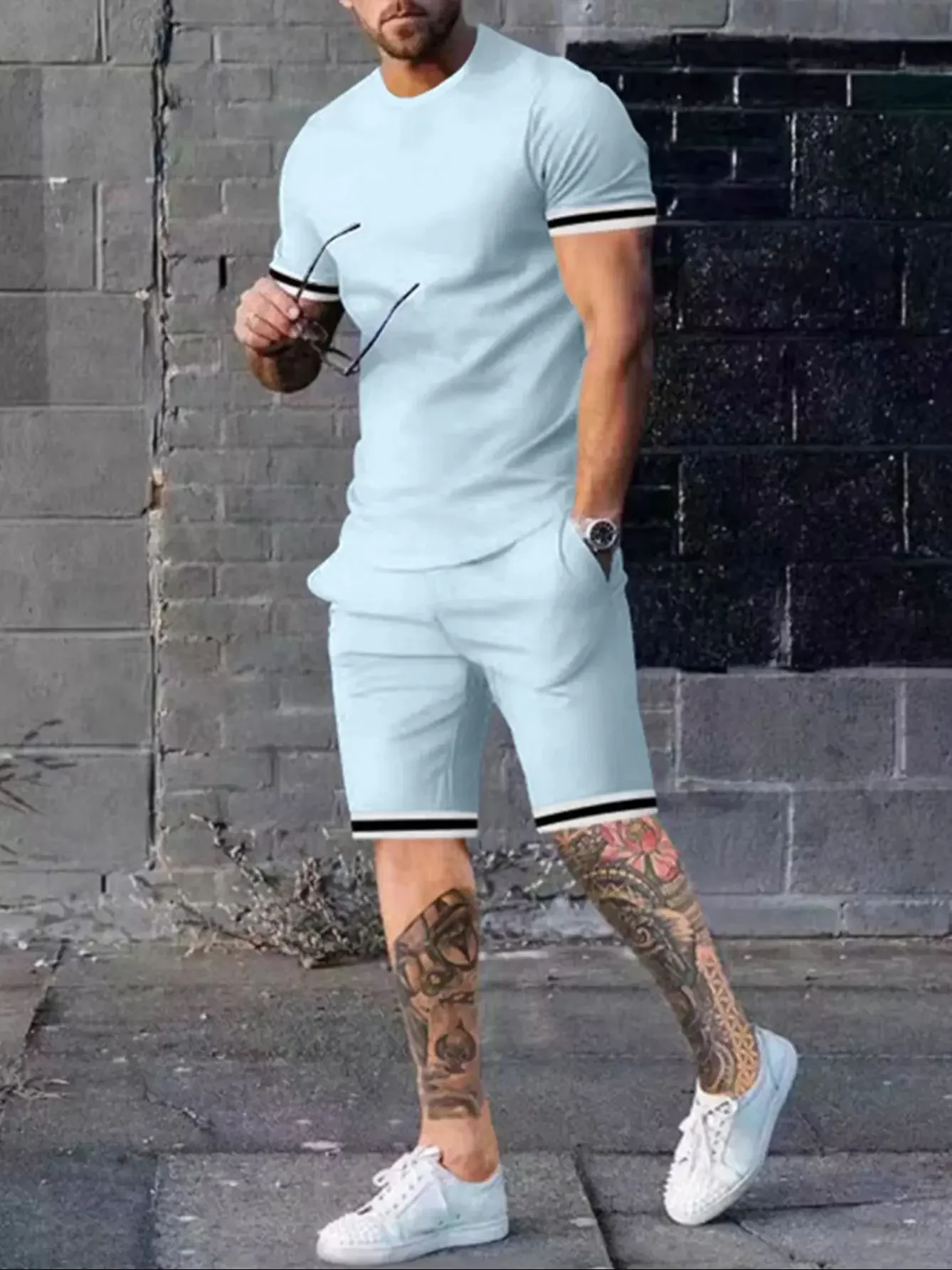 New men's casual round neck short sleeved T-shirt, summer drawstring shorts solid color set
New men's casual round neck short sleeved T-shirt, summer drawstring shorts solid color set