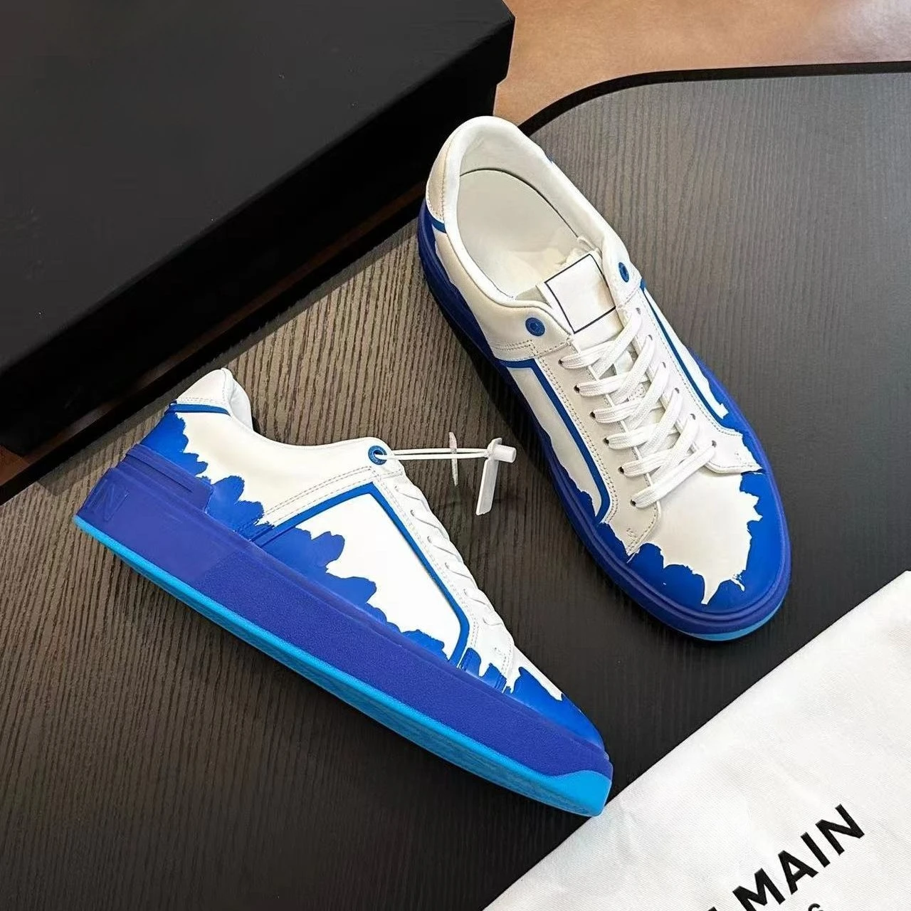 2026 New Color Block Platform White Sneakers Trendy Versatile Breathable Casual Sports Board Shoes Unisex Driving Shoes
2026 New Color Block Platform White Sneakers Trendy Versatile Breathable Casual Sports Board Shoes Unisex Driving Shoes