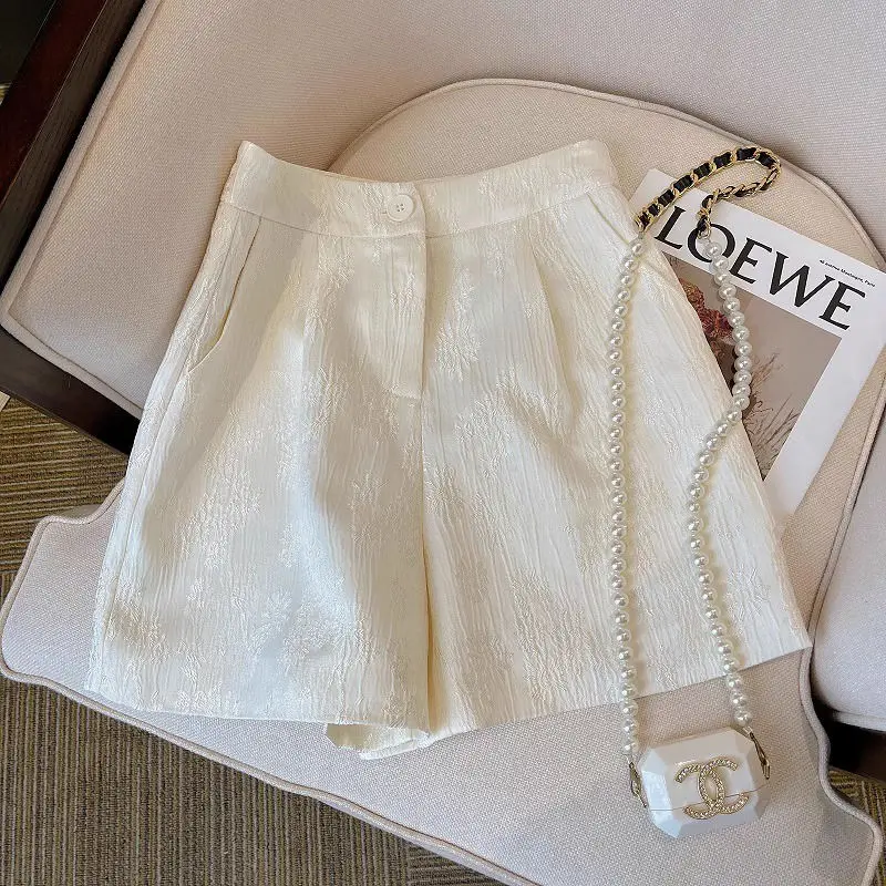 High Waist Pockets Jacquard Shorts Spring 2024 Metal Flower Thin Retro A-line Short Wide Leg Shorts Woman Streetwear A19
High Waist Pockets Jacquard Shorts Spring 2024 Metal Flower Thin Retro A-line Short Wide Leg Shorts Woman Streetwear A19