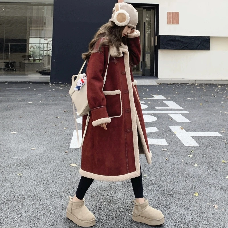 2026 Зимняя новая толстая замшевая куртка из овечьей шерсти для женщин Высококачественная модная свободная теплая длинная меховая цельная куртка Женские хлопковые парки
2026 Зимняя новая толстая замшевая куртка из овечьей шерсти для женщин Высококачественная модная свободная теплая длинная меховая цельная куртка Женские хлопковые парки