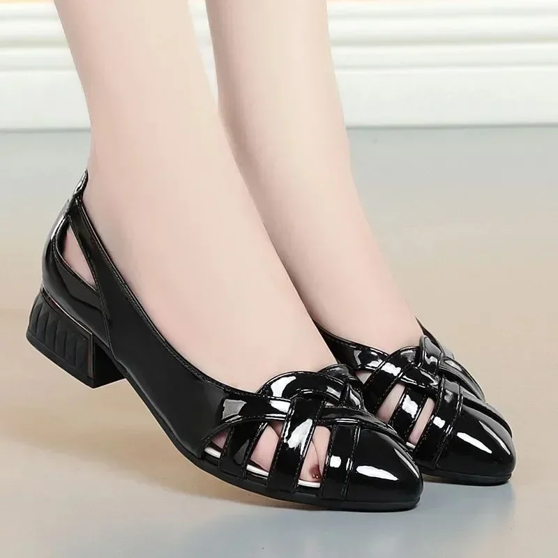 New Summer Women's Sandals Hollow Non-slip Bright Leather Soft Soled Soft Sandals Wear-resistant Comfortable Everything
New Summer Women's Sandals Hollow Non-slip Bright Leather Soft Soled Soft Sandals Wear-resistant Comfortable Everything