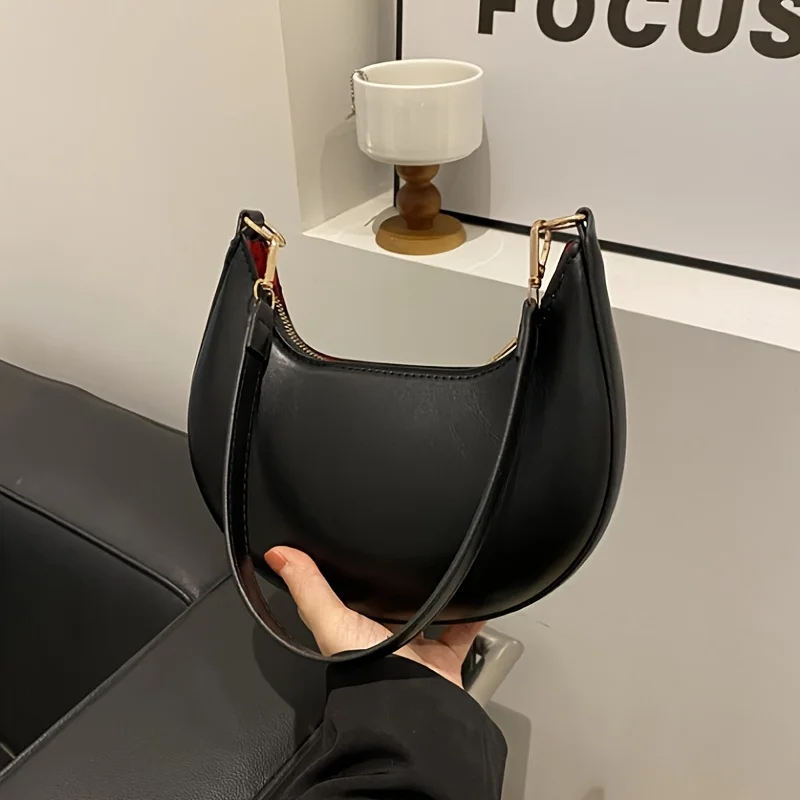 New Fashionable High-end Moon-shaped Baseball Bag, Showing Luxury, Women's Single Shoulder Bag
New Fashionable High-end Moon-shaped Baseball Bag, Showing Luxury, Women's Single Shoulder Bag