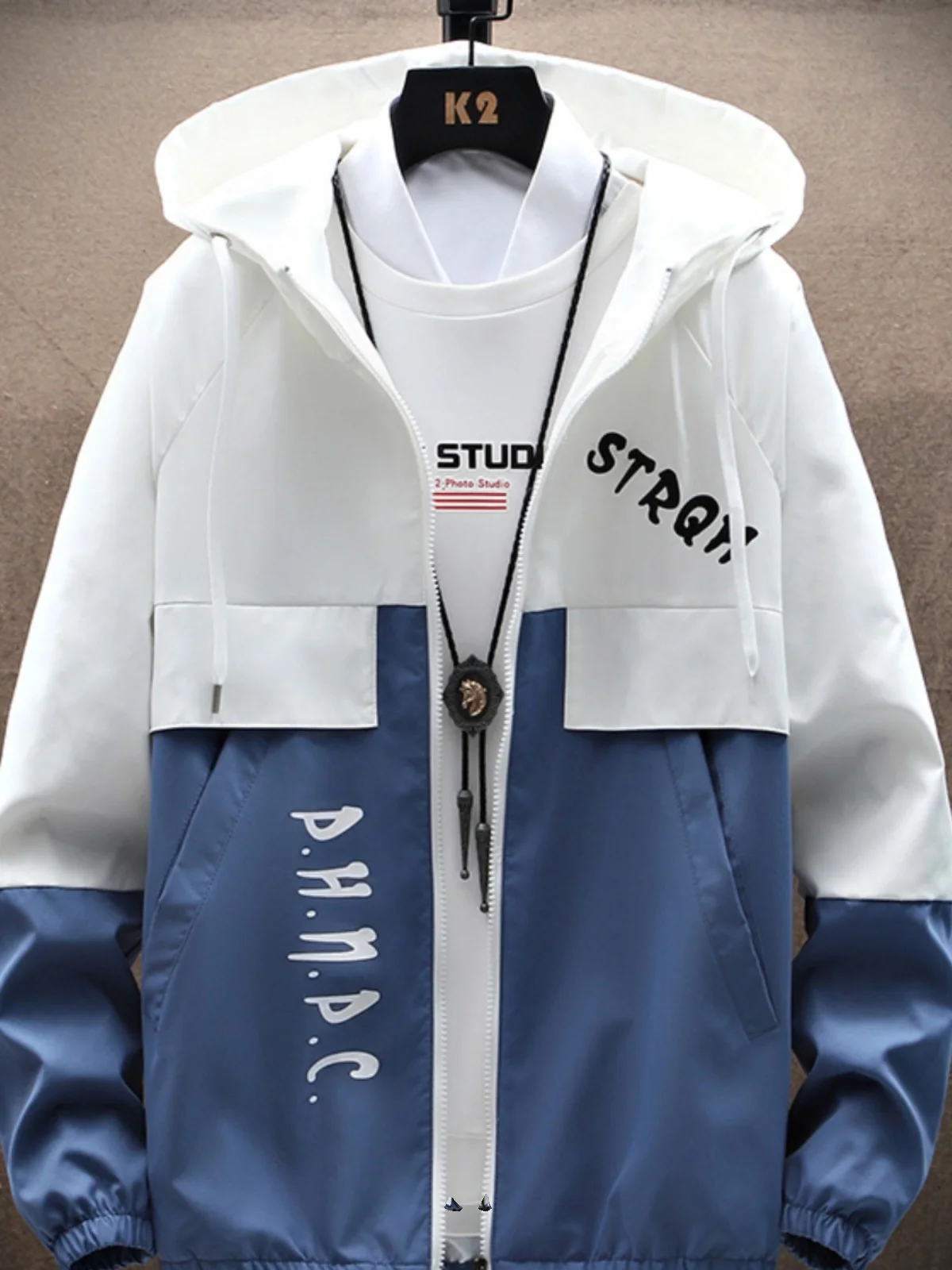 Весенне-осенняя мужская повседневная тонкая куртка в корейском стиле для студентов, молодежная модная дышащая куртка из полиэстера на молнии
Весенне-осенняя мужская повседневная тонкая куртка в корейском стиле для студентов, молодежная модная дышащая куртка из полиэстера на молнии