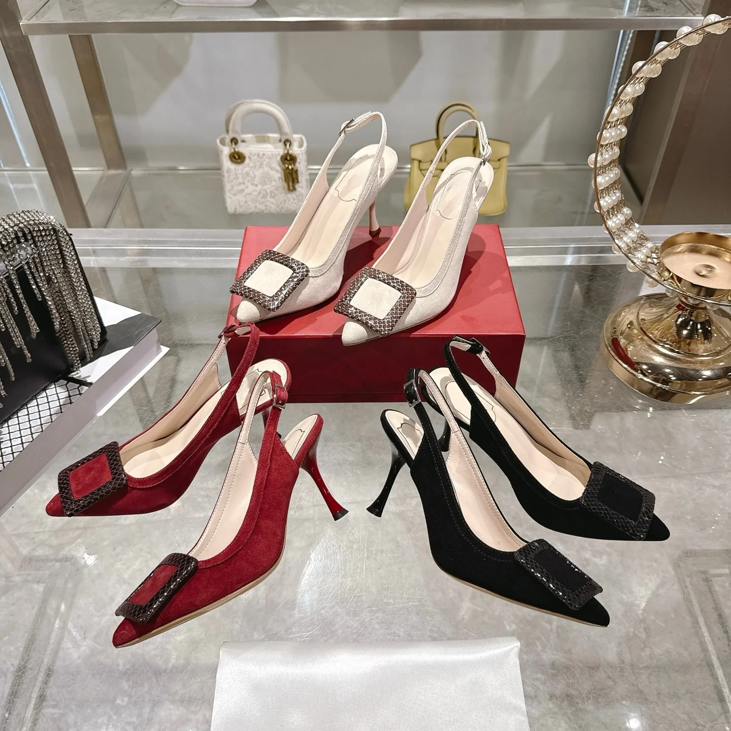 Designer Women's Shoes 2026 Spring/Summer New Suede Pointed Toe Square Buckle Shallow High Heels Elegant Back Strap Stiletto Closed-Toe Sandals
Designer Women's Shoes 2026 Spring/Summer New Suede Pointed Toe Square Buckle Shallow High Heels Elegant Back Strap Stiletto Closed-Toe Sandals