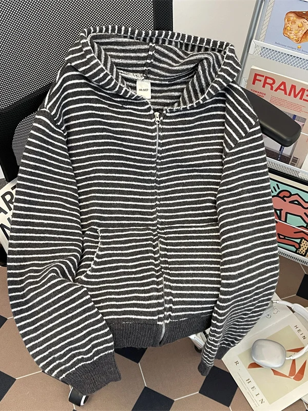 Мужской повседневный кардиган-худи в полоску, тяжелый вязаный свитер для осеннего сезона, для повседневной носки
Мужской повседневный кардиган-худи в полоску, тяжелый вязаный свитер для осеннего сезона, для повседневной носки