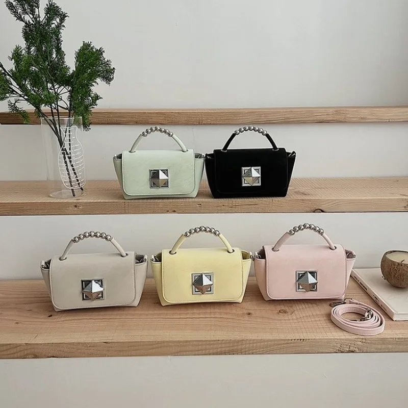 Trendy Design Diaper Bag For Women Handbags Shoulder Bag Crossbody Solid Color Vintage Letter Logo Simple
Trendy Design Diaper Bag For Women Handbags Shoulder Bag Crossbody Solid Color Vintage Letter Logo Simple