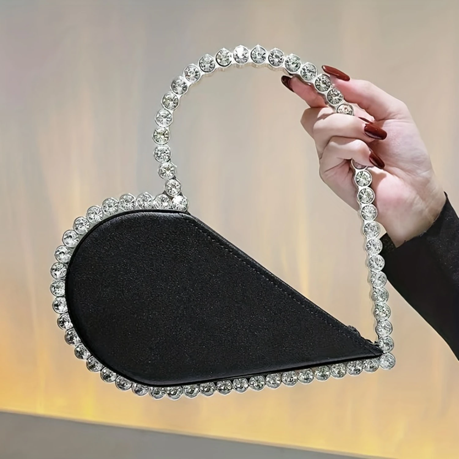 Heart-Shaped Mini Clutch Purse for Weddings, Parties & Proms - Versatile Womens Handbag
Heart-Shaped Mini Clutch Purse for Weddings, Parties & Proms - Versatile Womens Handbag