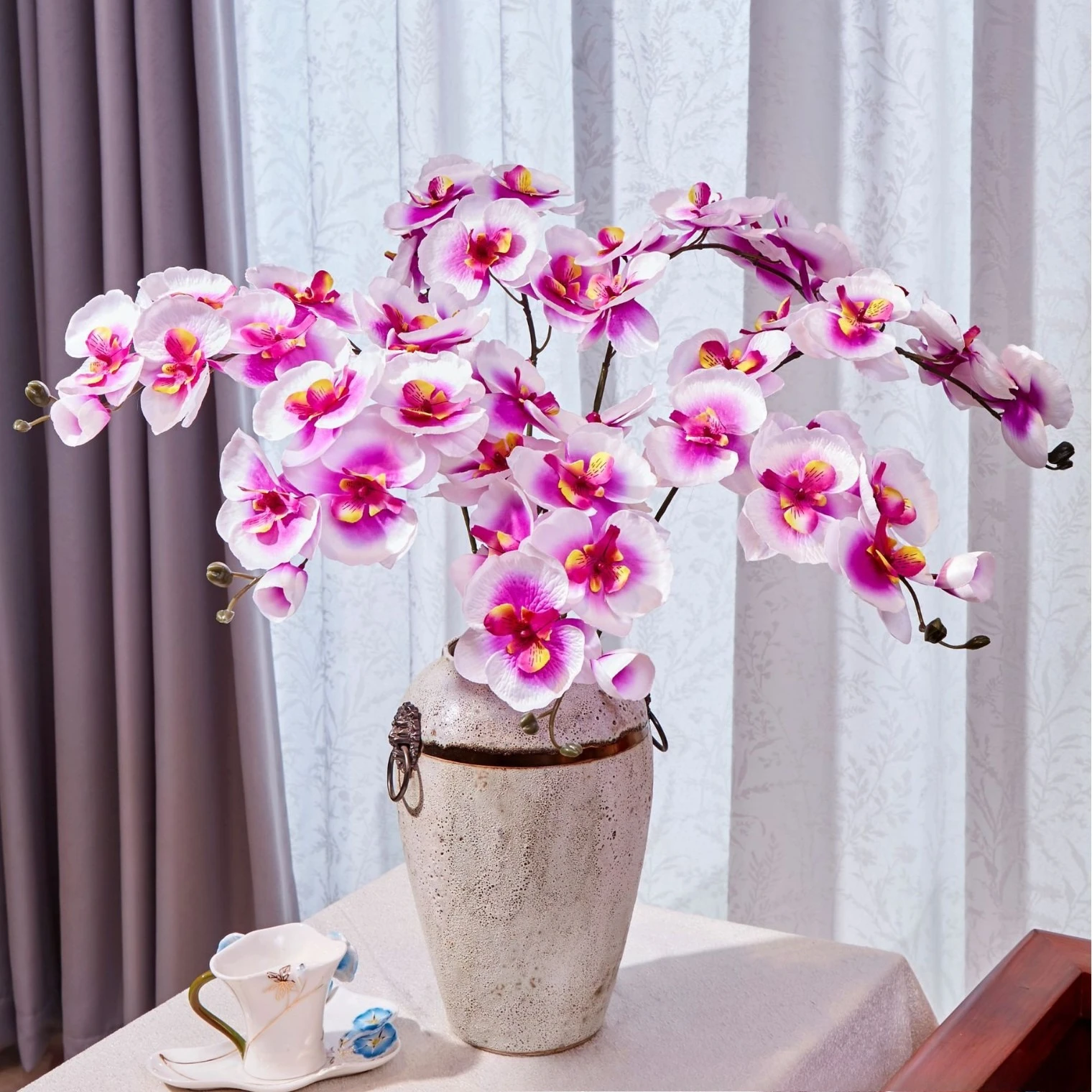 3 Stems of Butterfly Orchid Artificial Flowers Suitable for Holiday Celebrations, Home Display, Wedding Party Photography Props
3 Stems of Butterfly Orchid Artificial Flowers Suitable for Holiday Celebrations, Home Display, Wedding Party Photography Props