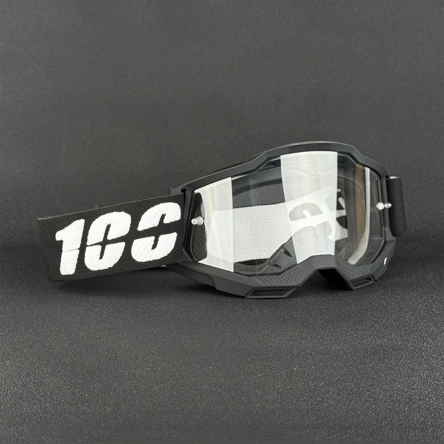 Unisex Motorcycle Goggles, Outdoor Riding Helmet Compatible Windproof Goggles, Off-Road Motorcycle Sports Glasses
Unisex Motorcycle Goggles, Outdoor Riding Helmet Compatible Windproof Goggles, Off-Road Motorcycle Sports Glasses
