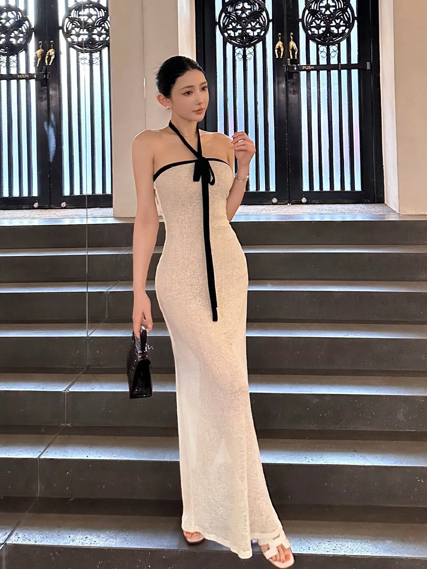 White Strapless Long Dress Women's Summer Sexy Pure Desire Waist Cinched Slim Fit Tube Top Bodycon Skirt Hanging Neck Design
White Strapless Long Dress Women's Summer Sexy Pure Desire Waist Cinched Slim Fit Tube Top Bodycon Skirt Hanging Neck Design