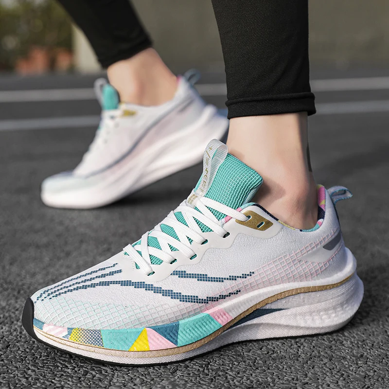 Мужские кроссовки для бега, дышащие кроссовки для бега, амортизирующие уличные нескользящие сетчатые кроссовки, роскошные кроссовки для пар, гонки
Мужские кроссовки для бега, дышащие кроссовки для бега, амортизирующие уличные нескользящие сетчатые кроссовки, роскошные кроссовки для пар, гонки