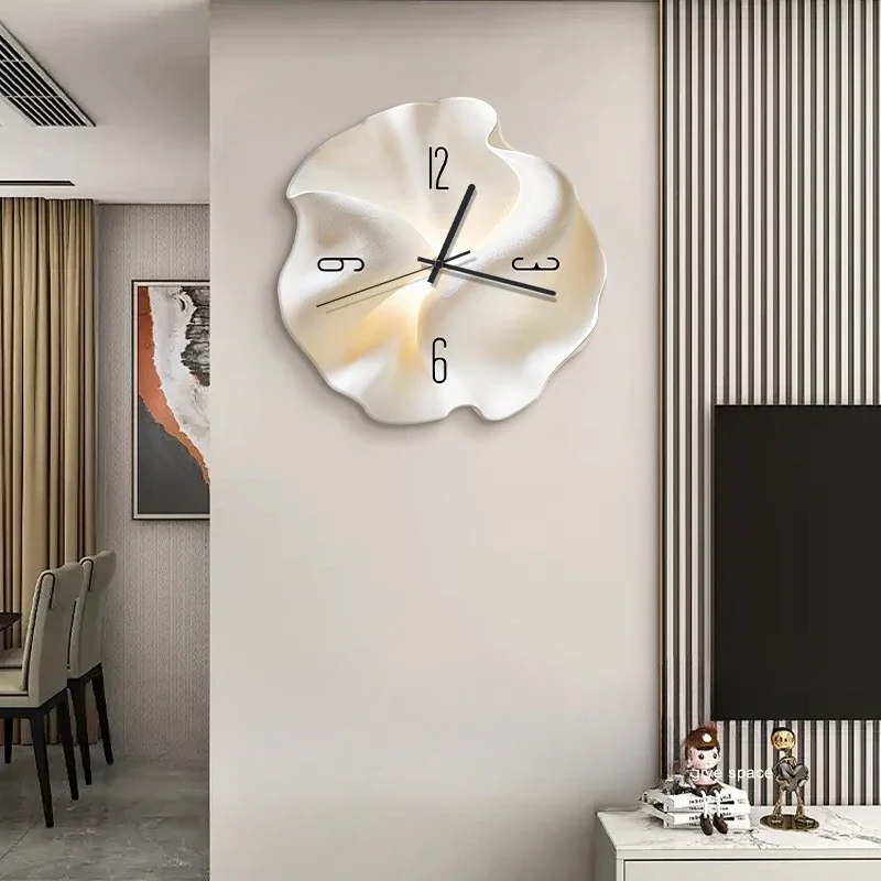 Light Luxury and High-end Living Room Wall Clock Modern Simple Clock Wall Hanging Restaurant Creative Home Clock
Light Luxury and High-end Living Room Wall Clock Modern Simple Clock Wall Hanging Restaurant Creative Home Clock