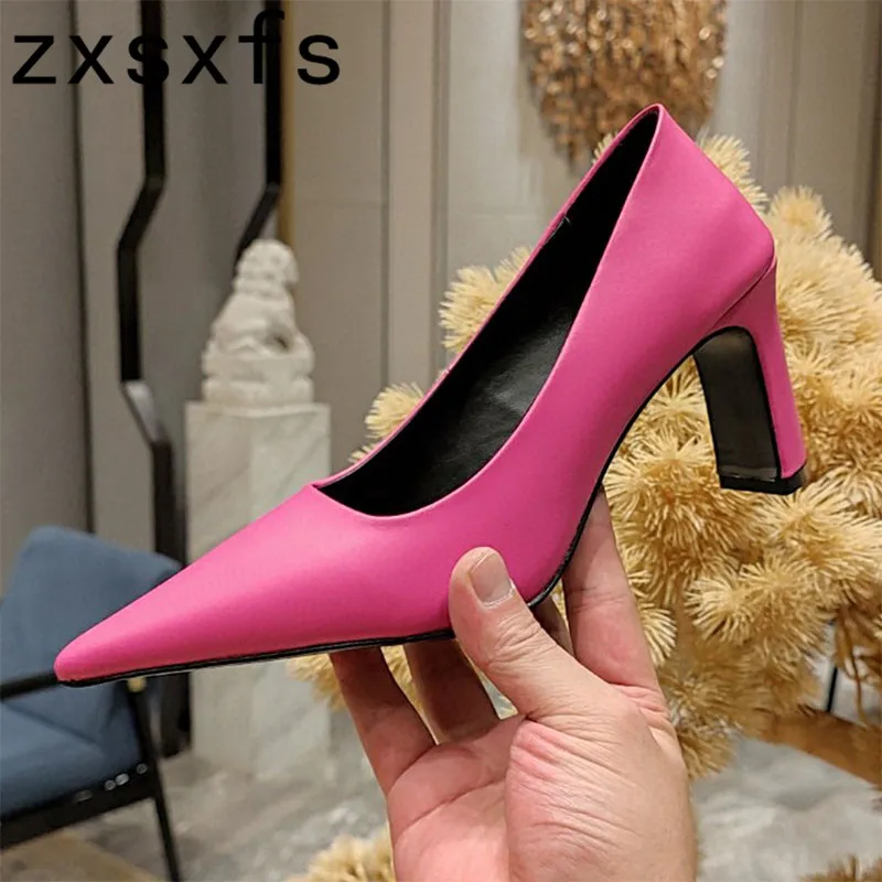 Sexy Pointed Toe Leather Chunky High Heels Shoes For Women Slip On Brand Party Pumps Runwar Ladies Shoes Mujer
Sexy Pointed Toe Leather Chunky High Heels Shoes For Women Slip On Brand Party Pumps Runwar Ladies Shoes Mujer